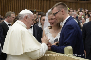 Audiencja Generalna Katecheza Papieźa Franciszka: Droga miłosierdzia prowadzi od serca do rąk